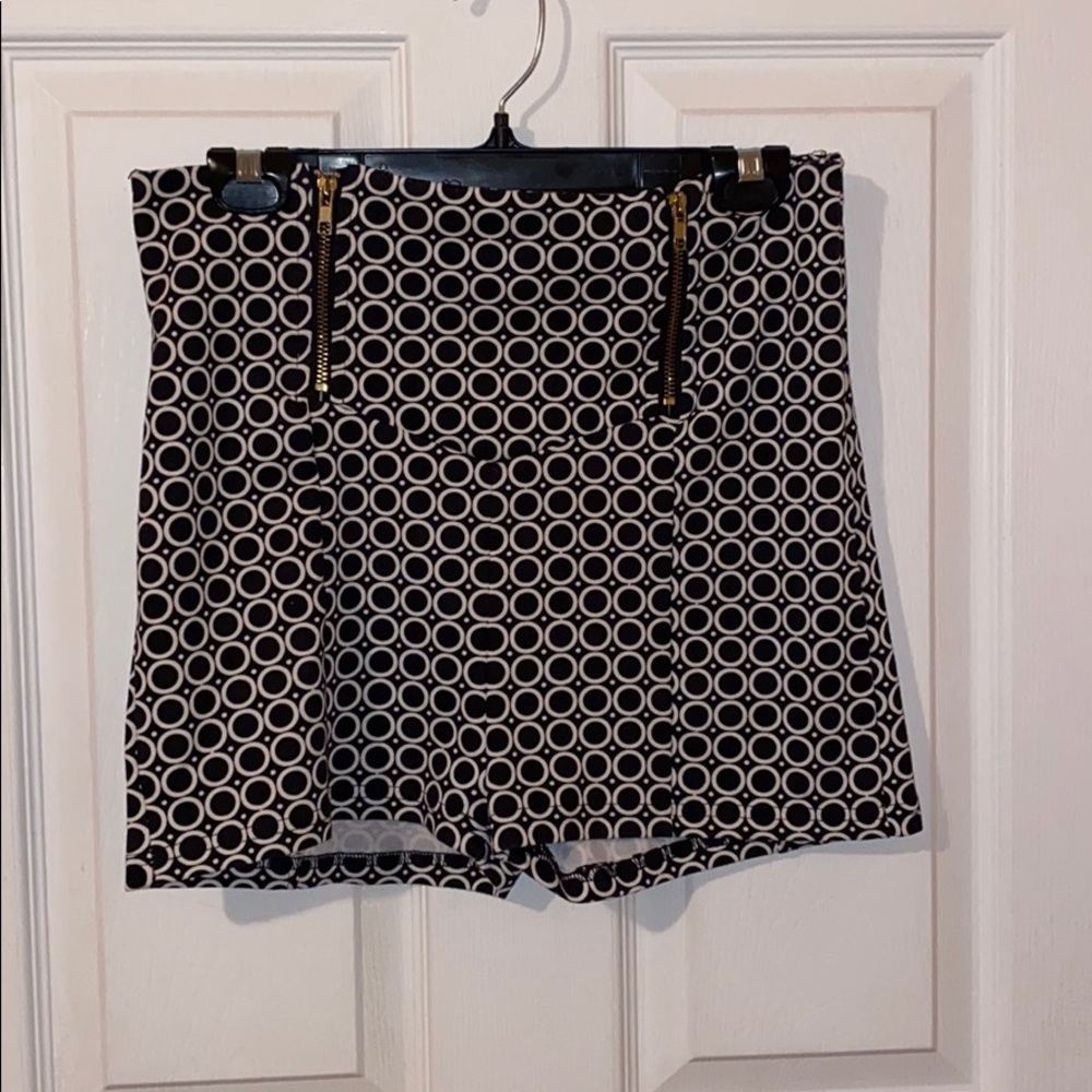 Black & White patterned High waisted shorts